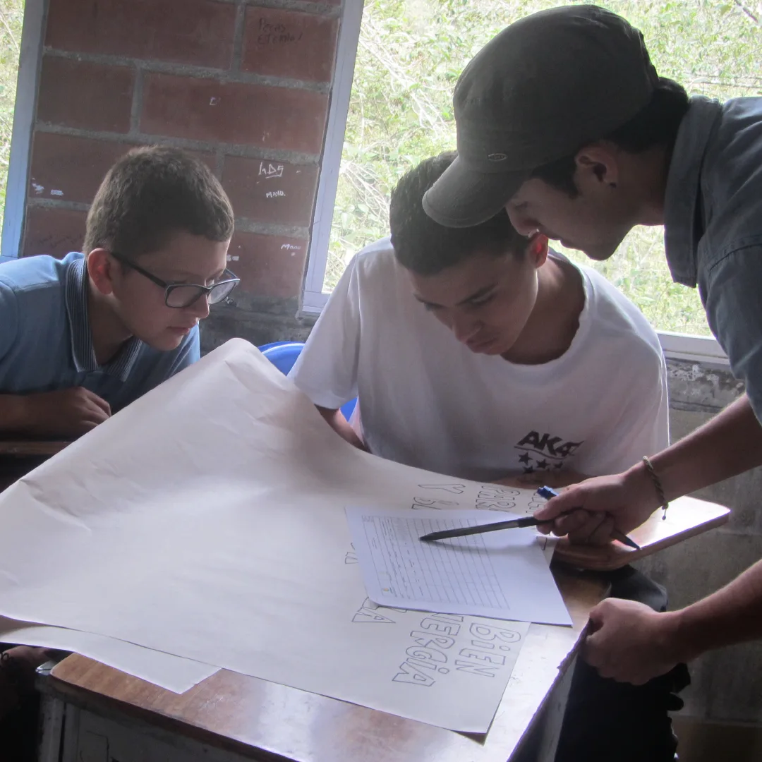 Jóvenes gestores y promotores ambientales con Corantioquia